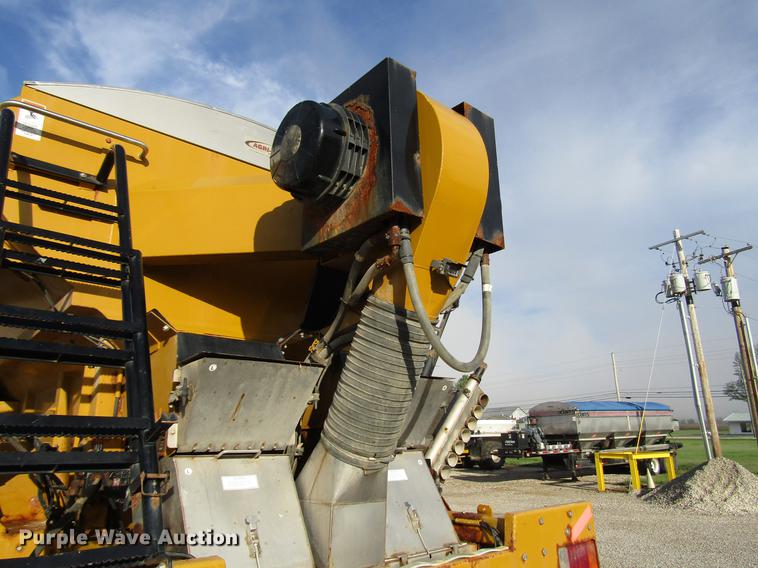 image for item DD4313 2009 Ag-Chem TerraGator 8203 applicator