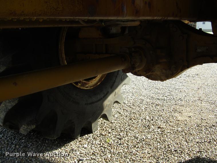 image for item DD4313 2009 Ag-Chem TerraGator 8203 applicator