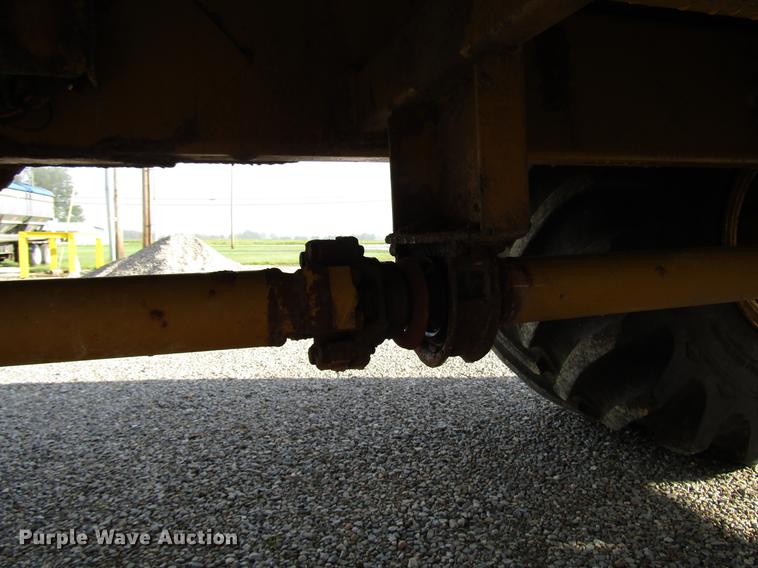 image for item DD4313 2009 Ag-Chem TerraGator 8203 applicator