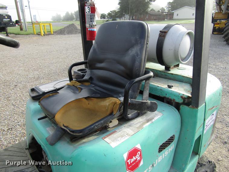 image for item DD4314 2001 Mitsubishi FG25K forklift