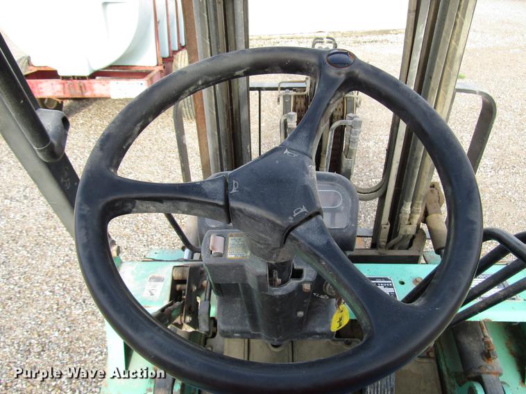 image for item DD4314 2001 Mitsubishi FG25K forklift