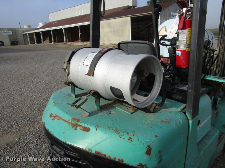 image for item DD4314 2001 Mitsubishi FG25K forklift