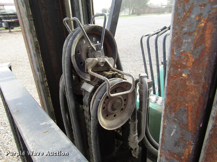 image for item DD4314 2001 Mitsubishi FG25K forklift