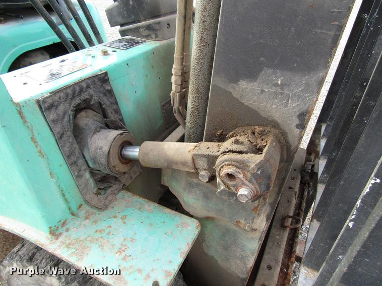 image for item DD4314 2001 Mitsubishi FG25K forklift