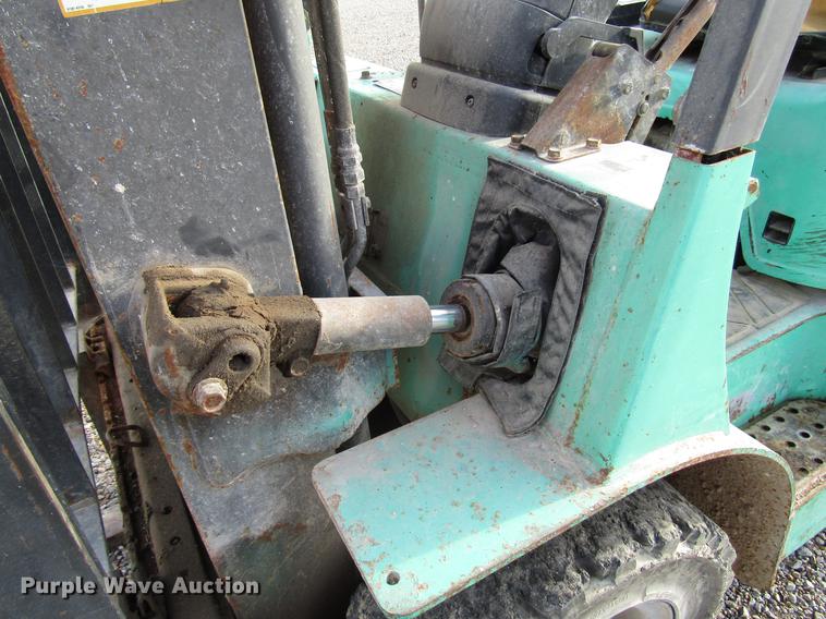 image for item DD4314 2001 Mitsubishi FG25K forklift