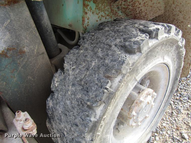 image for item DD4314 2001 Mitsubishi FG25K forklift