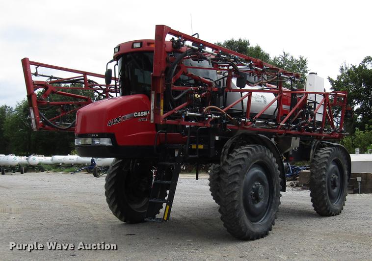 image for item DD4321 2011 Case IH Patriot 4420 sprayer
