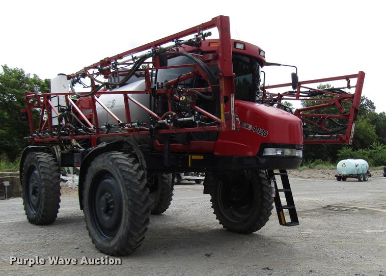 image for item DD4321 2011 Case IH Patriot 4420 sprayer
