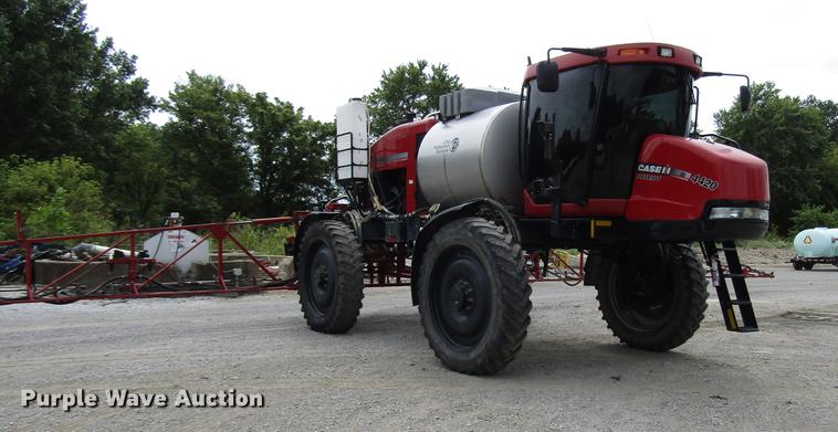 image for item DD4321 2011 Case IH Patriot 4420 sprayer