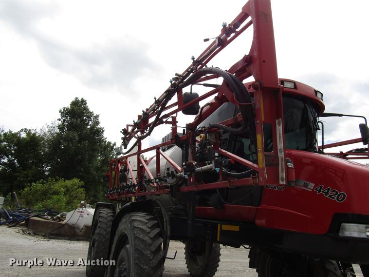image for item DD4321 2011 Case IH Patriot 4420 sprayer