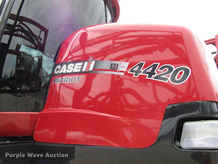 image for item DD4321 2011 Case IH Patriot 4420 sprayer