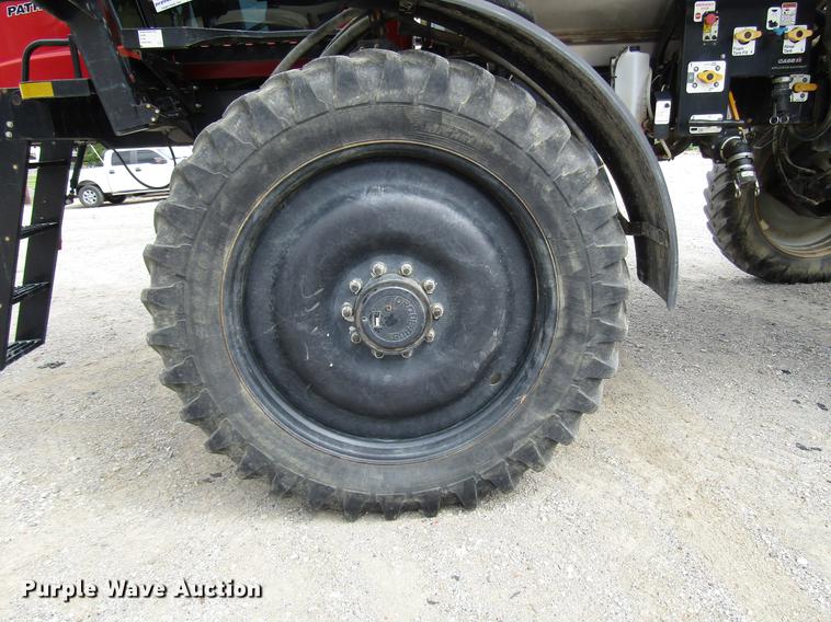 image for item DD4321 2011 Case IH Patriot 4420 sprayer