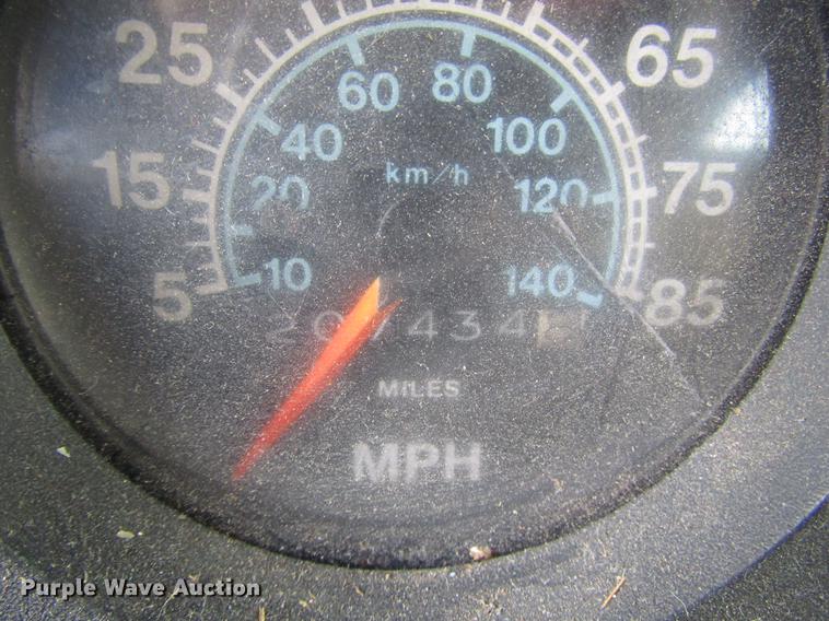 image for item DD4327 1982 International S1955 flatbed truck