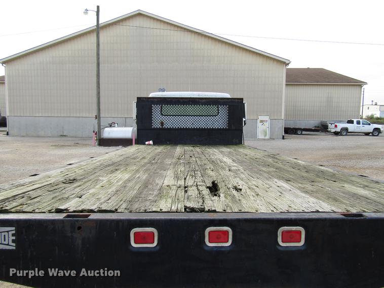 image for item DD4327 1982 International S1955 flatbed truck