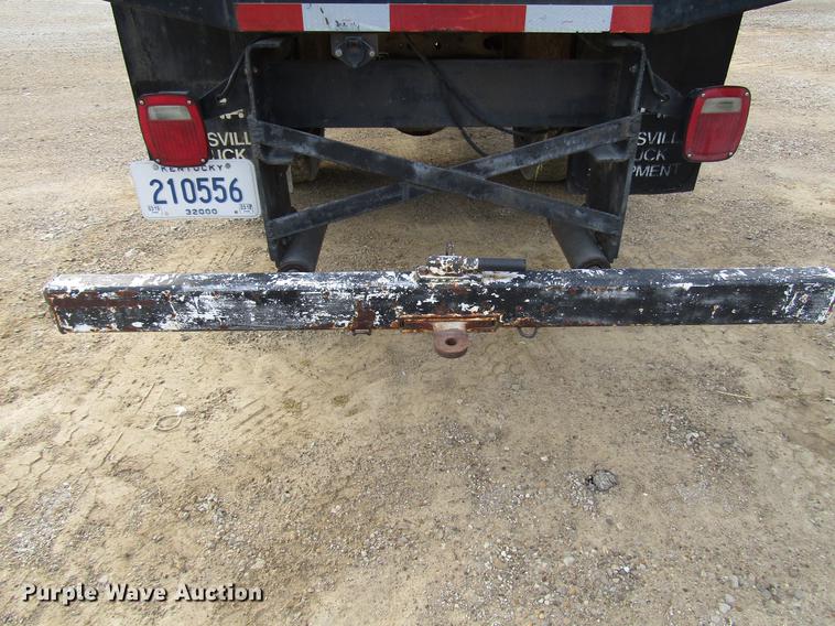 image for item DD4327 1982 International S1955 flatbed truck