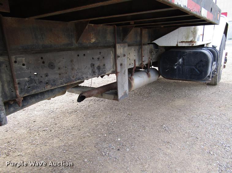 image for item DD4327 1982 International S1955 flatbed truck