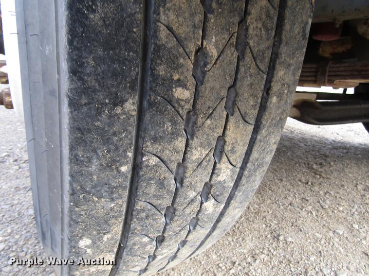 image for item DD4327 1982 International S1955 flatbed truck