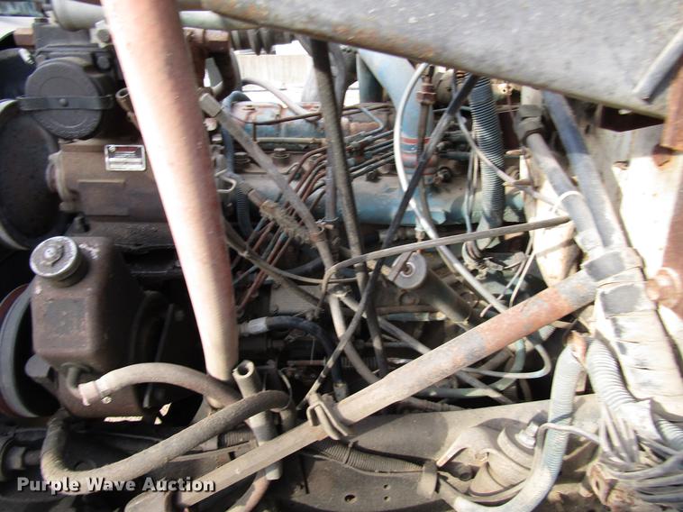 image for item DD4327 1982 International S1955 flatbed truck