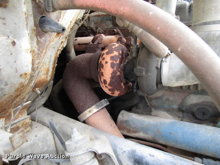 image for item DD4327 1982 International S1955 flatbed truck