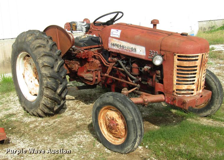 image for item DD4330 International 330 tractor