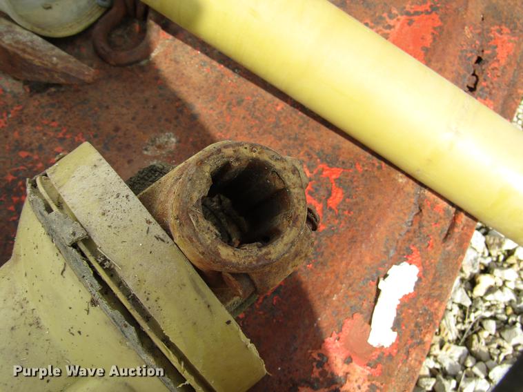 image for item DD4330 International 330 tractor