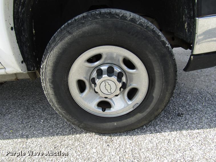 image for item DD4331 2006 Chevrolet Silverado 2500HD pickup truck