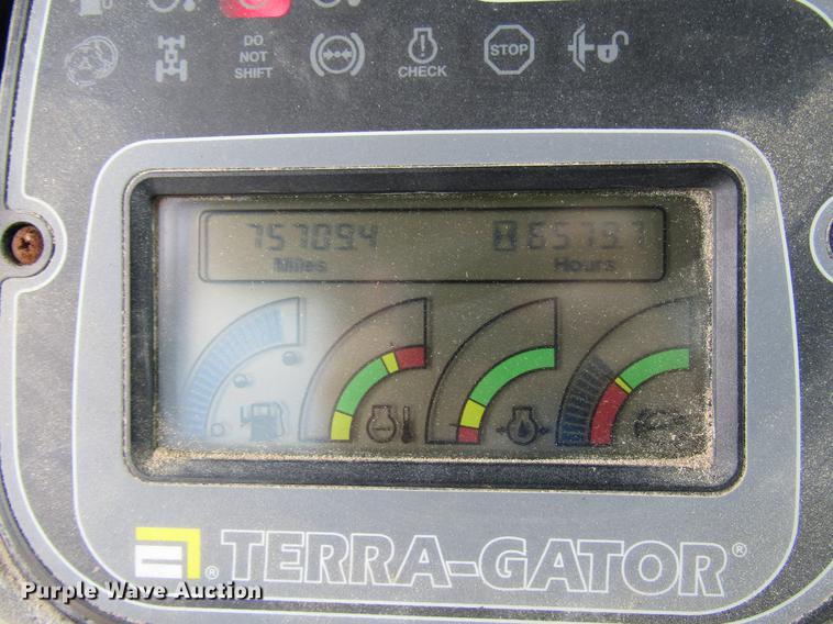 image for item DD4332 2004 Ag-Chem TerraGator 8104 applicator