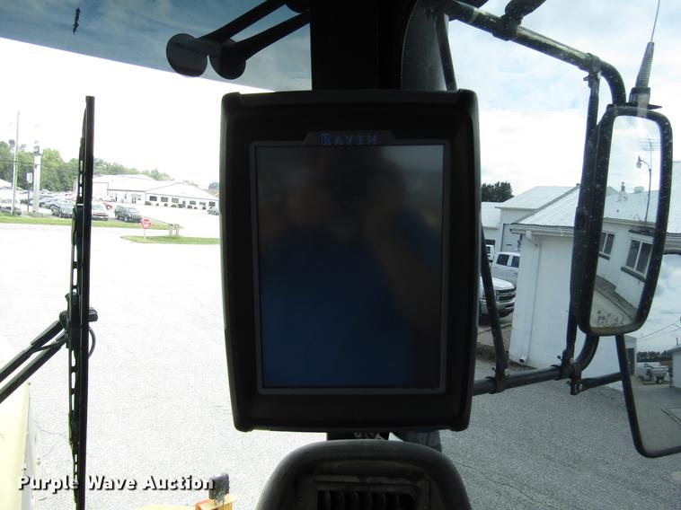 image for item DD4332 2004 Ag-Chem TerraGator 8104 applicator