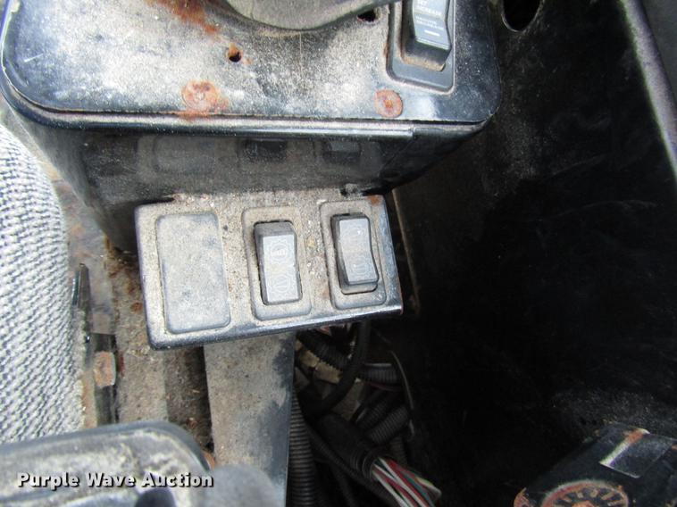 image for item DD4332 2004 Ag-Chem TerraGator 8104 applicator