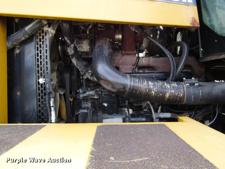 image for item DD4332 2004 Ag-Chem TerraGator 8104 applicator