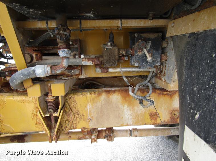 image for item DD4332 2004 Ag-Chem TerraGator 8104 applicator