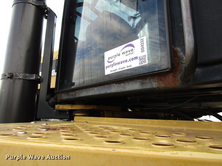 image for item DD4332 2004 Ag-Chem TerraGator 8104 applicator