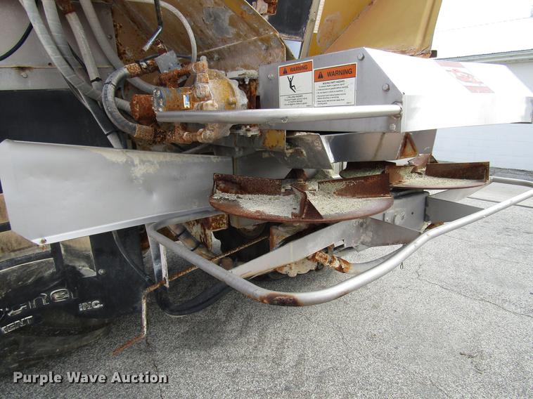 image for item DD4332 2004 Ag-Chem TerraGator 8104 applicator