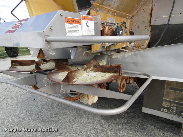 image for item DD4332 2004 Ag-Chem TerraGator 8104 applicator