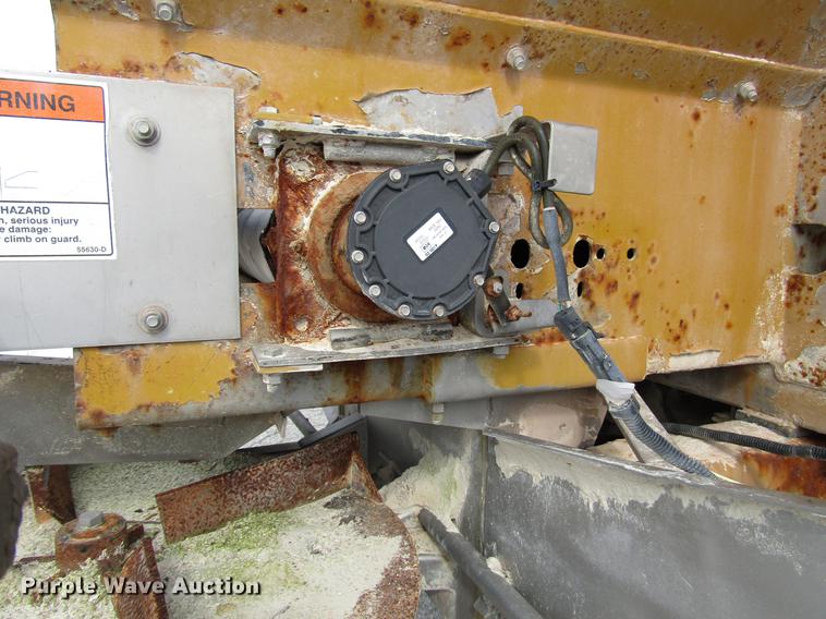 image for item DD4332 2004 Ag-Chem TerraGator 8104 applicator