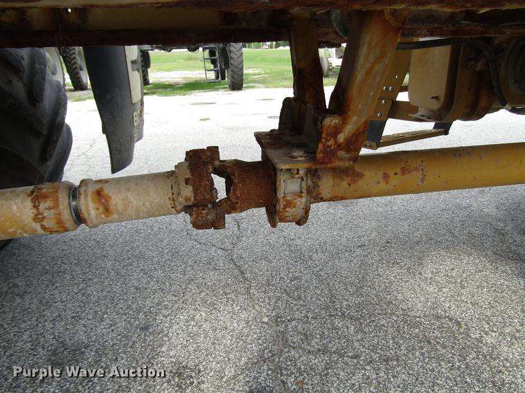 image for item DD4332 2004 Ag-Chem TerraGator 8104 applicator