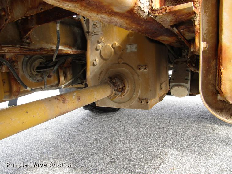 image for item DD4332 2004 Ag-Chem TerraGator 8104 applicator