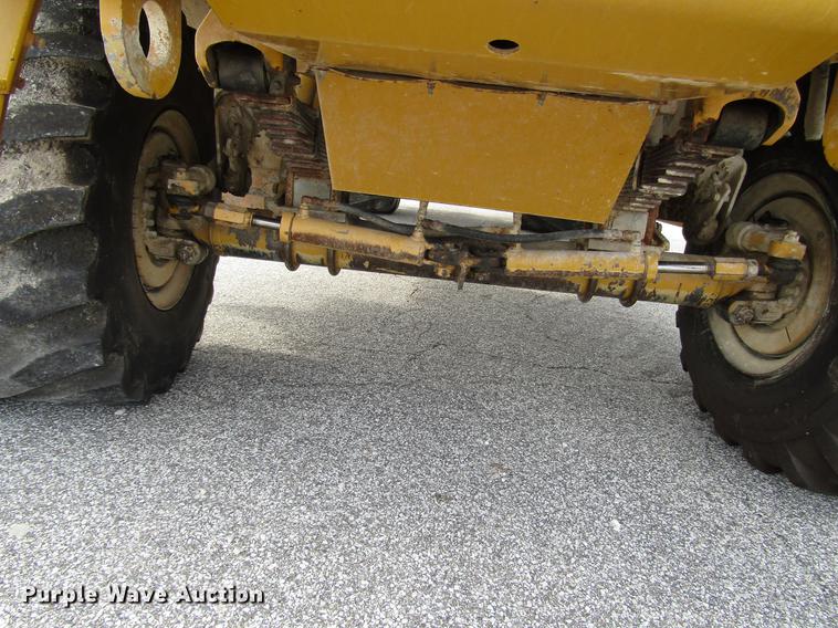 image for item DD4332 2004 Ag-Chem TerraGator 8104 applicator