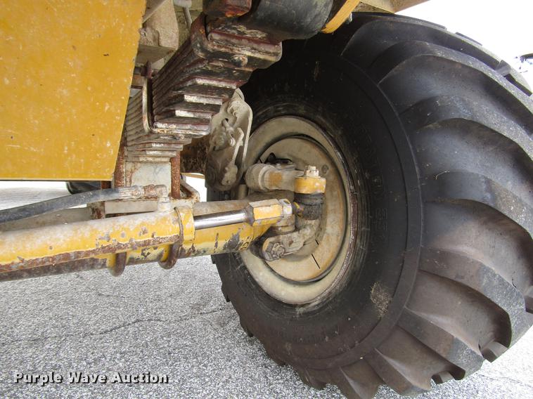 image for item DD4332 2004 Ag-Chem TerraGator 8104 applicator