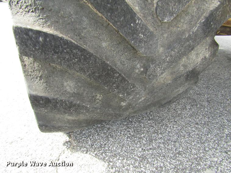 image for item DD4332 2004 Ag-Chem TerraGator 8104 applicator