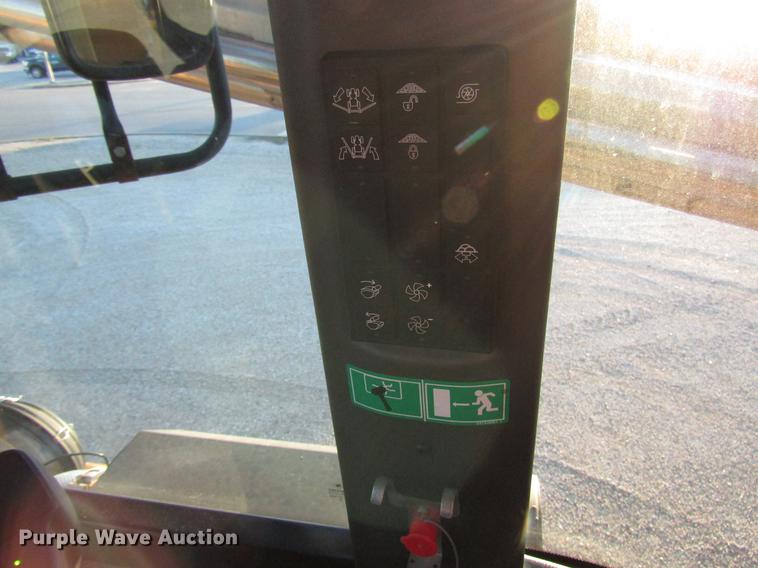 image for item DD4334 2013 Ag-Chem TerraGator TG8400 applicator