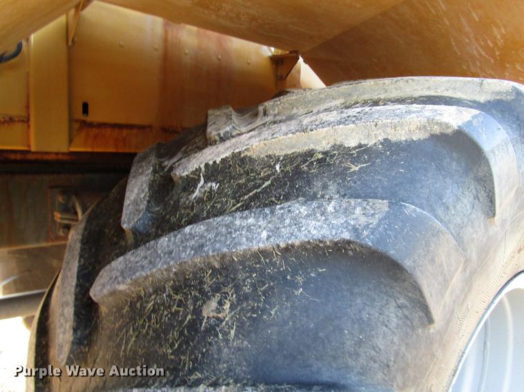 image for item DD4334 2013 Ag-Chem TerraGator TG8400 applicator