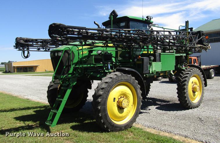 image for item DD4339 2013 John Deere 4830 sprayer