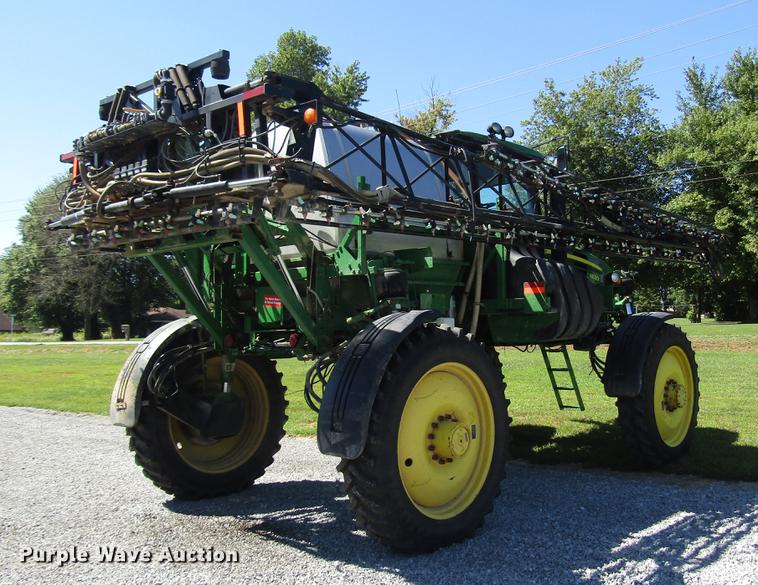 image for item DD4339 2013 John Deere 4830 sprayer