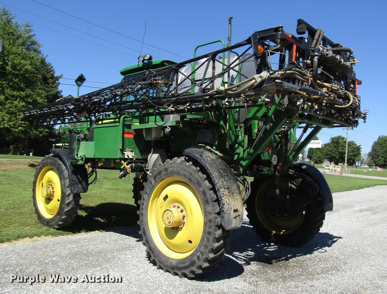 image for item DD4339 2013 John Deere 4830 sprayer