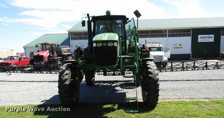 image for item DD4339 2013 John Deere 4830 sprayer