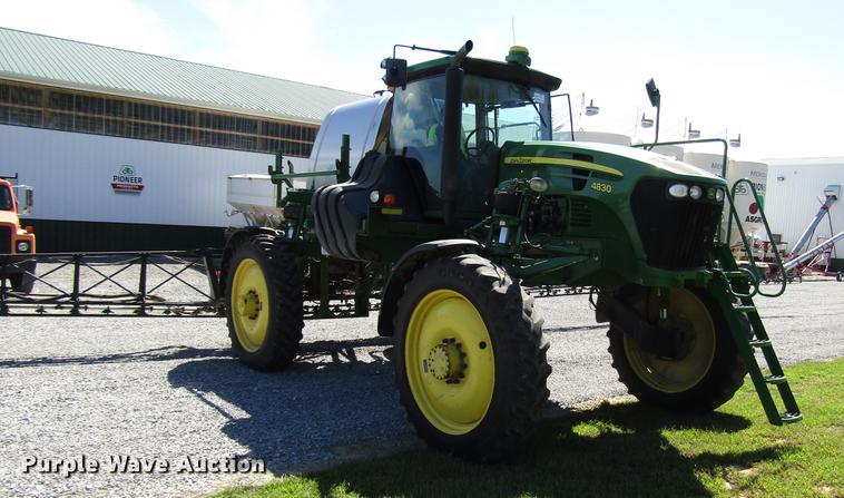image for item DD4339 2013 John Deere 4830 sprayer
