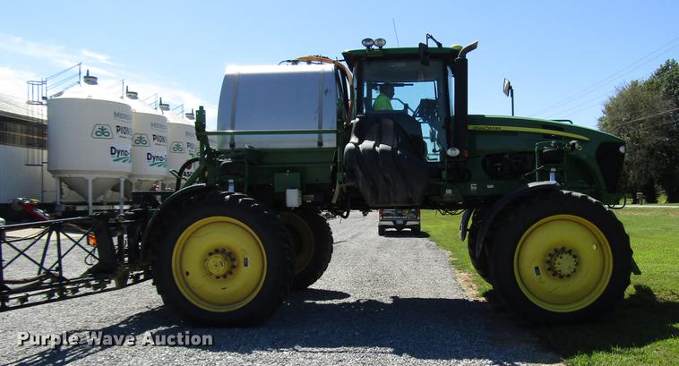 image for item DD4339 2013 John Deere 4830 sprayer