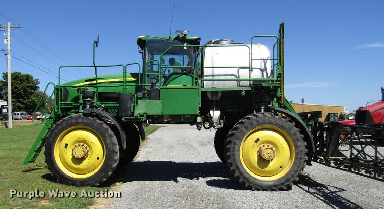 image for item DD4339 2013 John Deere 4830 sprayer