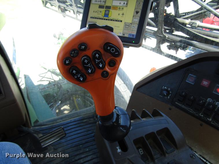 image for item DD4339 2013 John Deere 4830 sprayer
